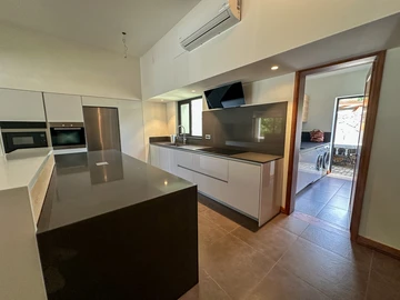 4 Bedroom Villa