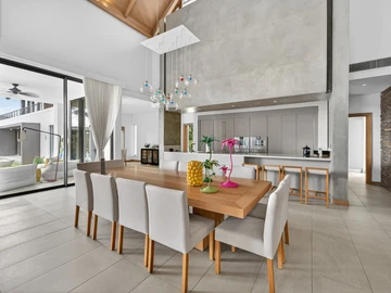 5 Bedroom Villa