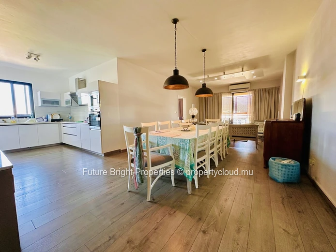 Elegant Apartment with Panoramic Views in the Heart of Rose Hill