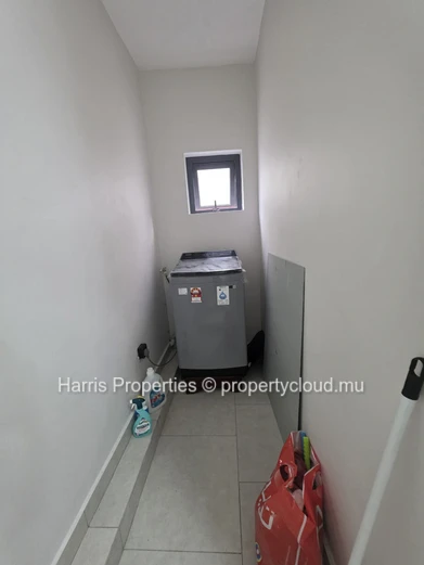 Luxurious Modern Individual Duplex for Rent in Pereybere – Elegant Design & Premium Comfort