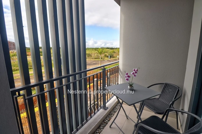 Appartement contemporain de 2 chambres dans la Smart City l'Avenir, en parfait état, meublé, vue sur la montagne, par...