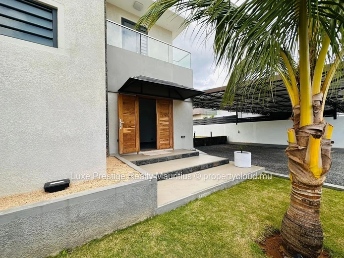 Long-Term Rental – Villa with Private Pool – Pereybère