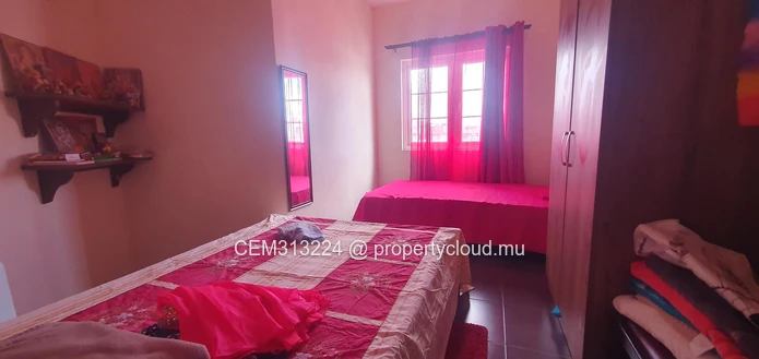 Appartement Semi-Meublé à Vendre – Centre de Curepipe