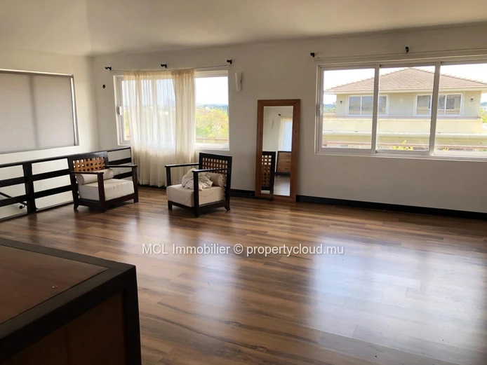 3 bedroom Penthouse on Chemin 20 pieds