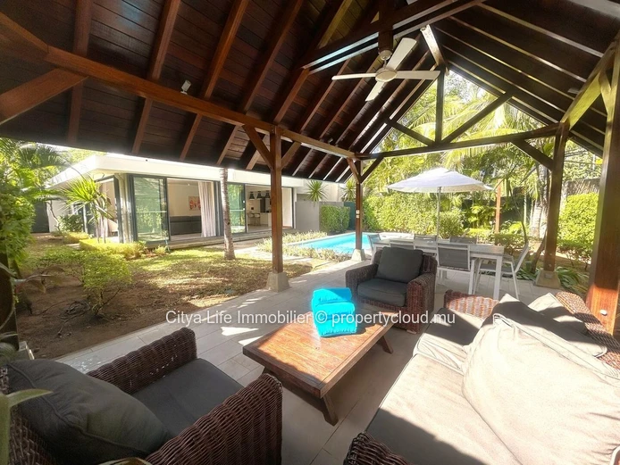 Luxurious RES Villa with Private Pool in Rivière Noire - Black River Area! 3 Beds, Solar Panels, Close to Amenities. ...