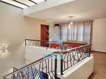 6 Bedroom Villa