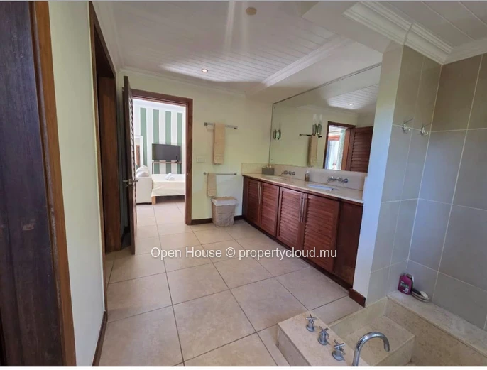 Furnished 1-Bedroom Villa with Private Pool in Pereybere