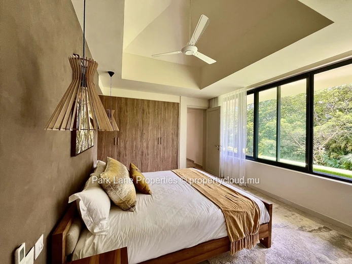 Luxueuse villa de golf contemporaine en vente meublée au sein de Heritage Villas Valriche