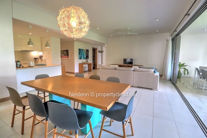 An exceptional 2-bed apartment in a golf estate 