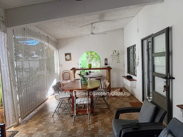 For Sale: Individual freehold beachfront house in Baie du Tombeau