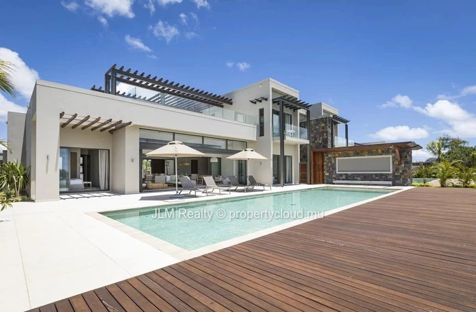 Prestigieuse villa à vendre dans un domaine golfique à Beau Champ sur la côte est de l’Île Maurice