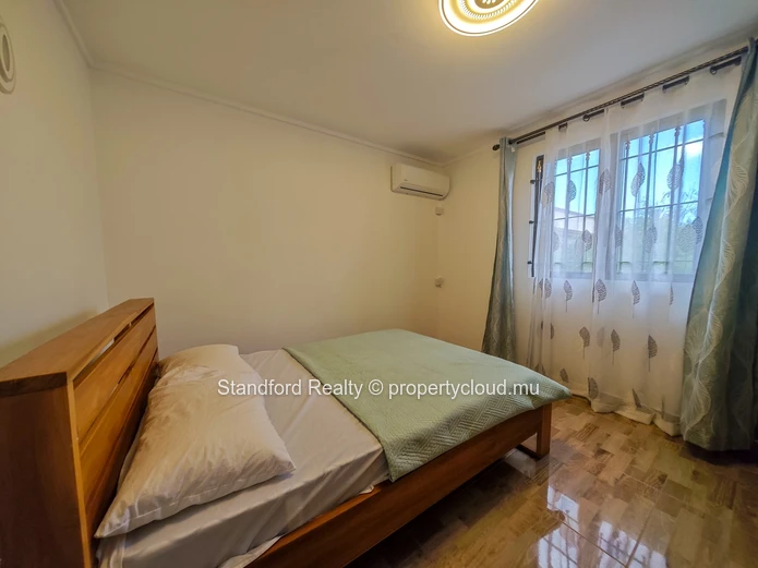 Modern First-Floor Apartment with Open-Plan Kitchen & Private Entrance – Mont Choisy
