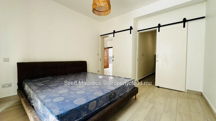 Bel Appartement Modernisé de 3 Chambres  à Quatre Bornes