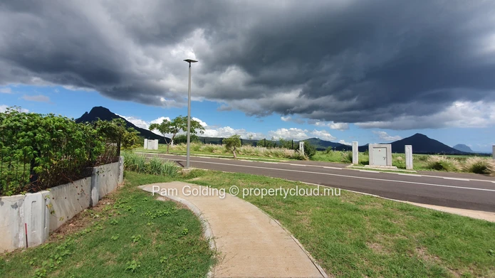 Serviced Plots for Sale in Magenta Parkside, Flic en Flac – Gated Estate with Stunning Views.