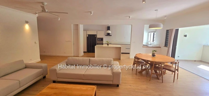 A louer : Découvrez ce magnifique appartement de 185 m², entièrement meublé et équipé, situé à Moka