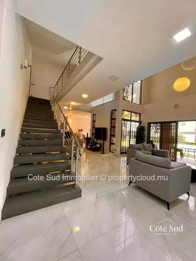Modern furnished house for sale in Roche Brunes