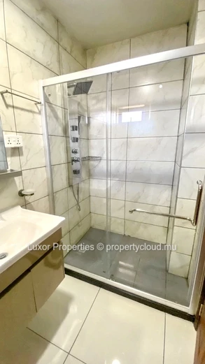  Appartement Moderne de Deux Chambres à Flic en Flac avec Prestations Haut de Gamme