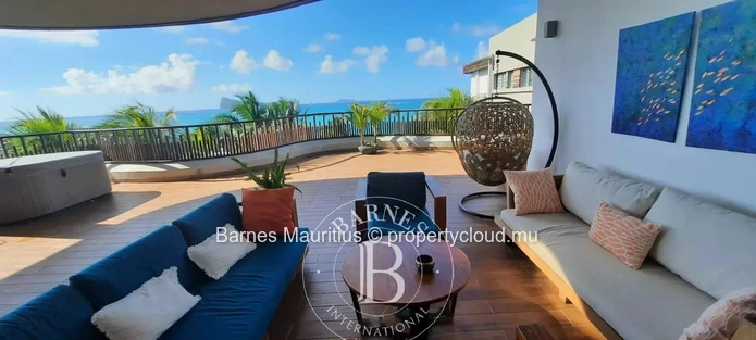 CAP MALHEUREUX – BEACH FRONT PENTHOUSE with 3 bedrooms