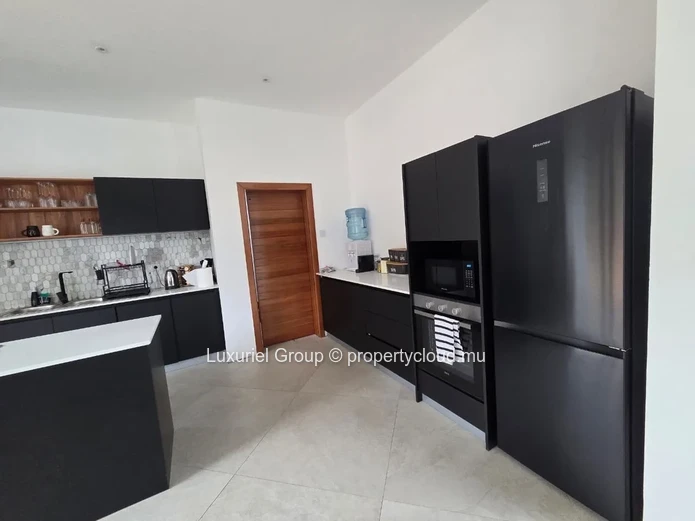 Brand-New Villa With Private Pool For Rent – Calodyne