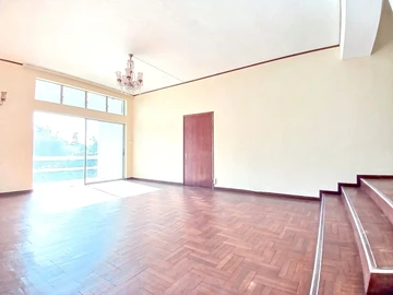 8 Bedroom House