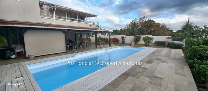 Maison à vendre à Albion - Une belle demeure familiale entre nature et vue mer