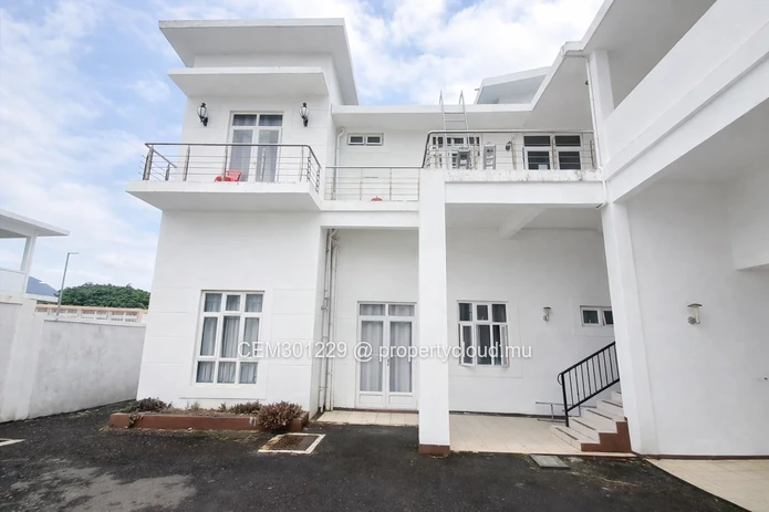 Furnished ground floor apartment for rent in Ebene – Morc Cybercity