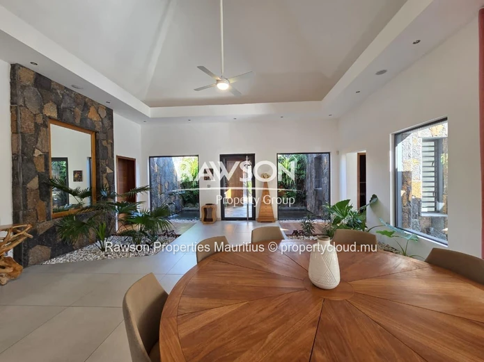 Luxury Villa | 4 En-Suite Bedrooms + Office | Private Pool | Pereybere