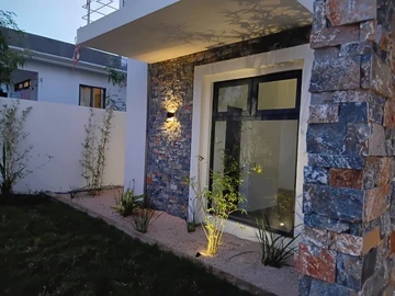 5 Bedroom Villa