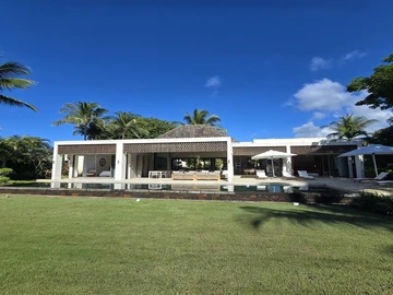 5 Bedroom Villa