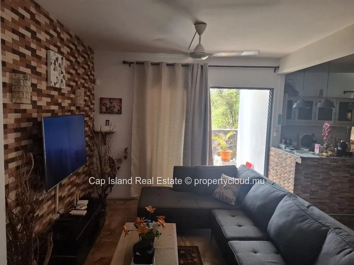 À vendre – Élégante maison familiale située à seulement 200 mètres du prestigieux Grand Baie Business Quarter (GBBQ),...