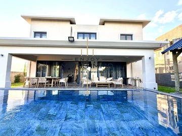 4 Bedroom Villa