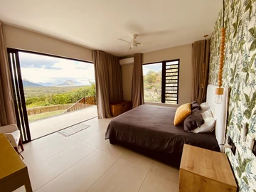5 Bedroom Villa