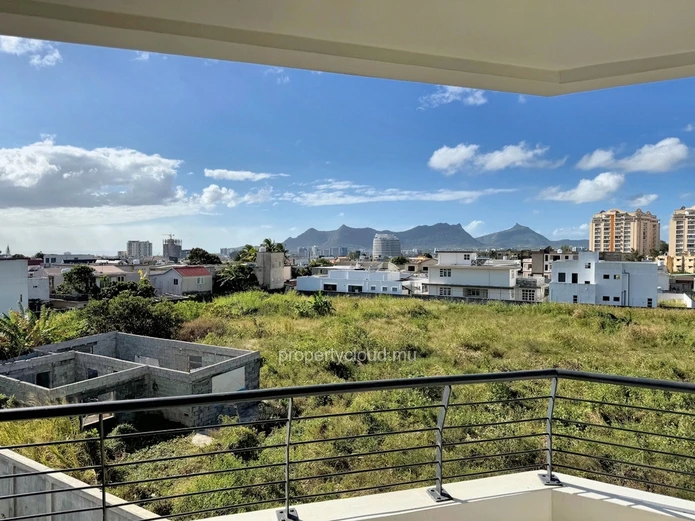 Sodnac for rent recent 3 bedroom apartment and 2 parking spaces located in a secure, quiet luxury residence.
