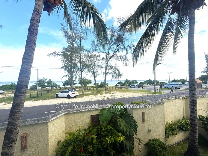 Charming Furnished Apartment with Sea Views in Flic en Flac
