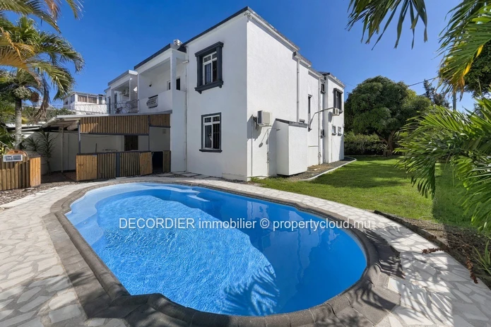 House for Rent with Private Pool – Bain Bœuf
