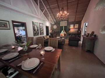 6 Bedroom House