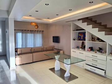 5 Bedroom Villa