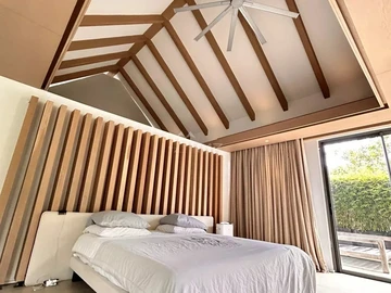 5 Bedroom Villa