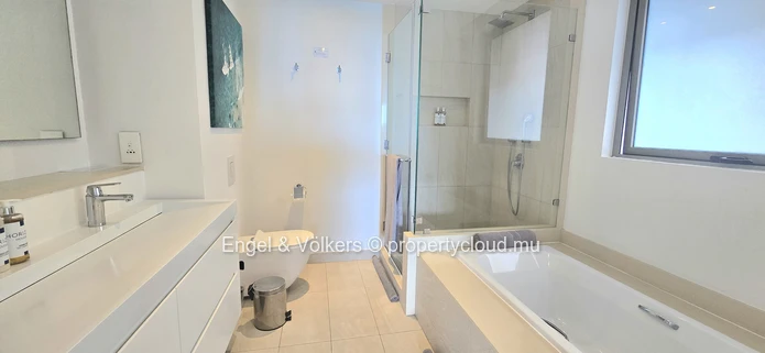 Fully Furnished 3-Bedroom Apartment with direct beach access