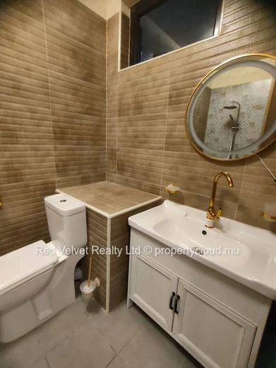 Elegant 4-Bedroom House for Rent in Ébène | Spacious Modern Residence