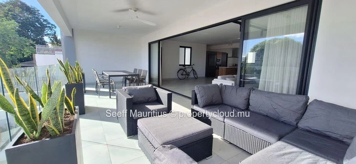 Appartement moderne avec terrasse et vues 