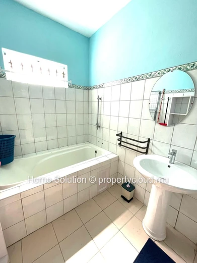 Superbe appartement 2 chambres au 1?r étage avec jardin