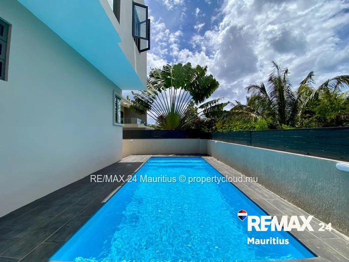 New Furnished Apartment with Private Rooftop in Green Creek