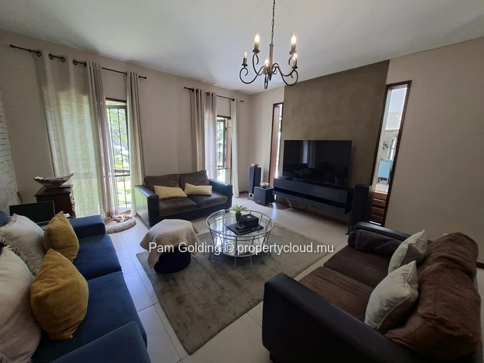 Villa de caractère à vendre – Les Lauriers, Calodyne