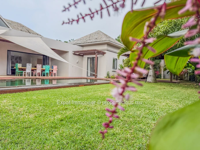 Exceptional Single-Storey 4-Bedroom Villa With Swimming Pool And Large Landscaped Garden – Grand Baie