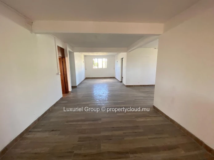 Commercial Building for Rent – First Floor