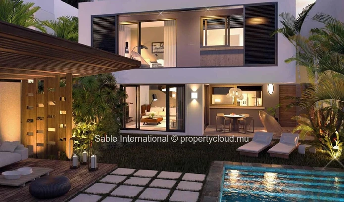 Townhouse RES à vendre à Balaclava, 298m² habitable, 375m² terrain, 4 chambres, piscine privée, parking, jardin, veranda