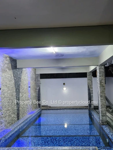 Modern 3 bedroom apartment between Avenues Colombres & Perdrix