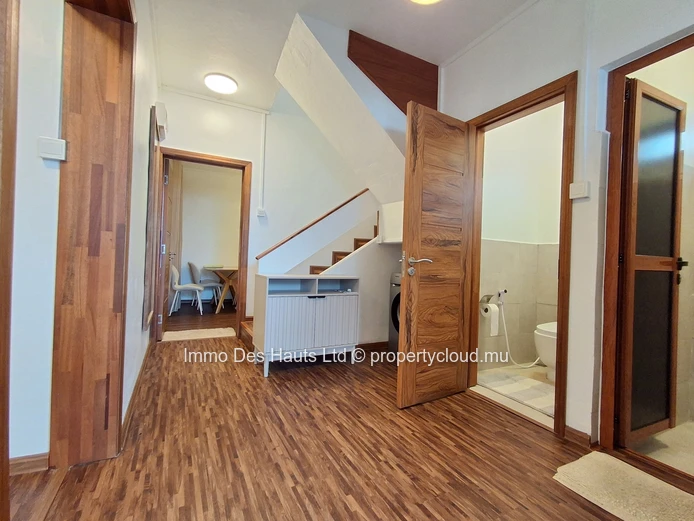 Maison de trois chambres meublé en location long terme vacoas 