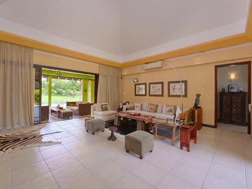 4 Bedroom Villa
